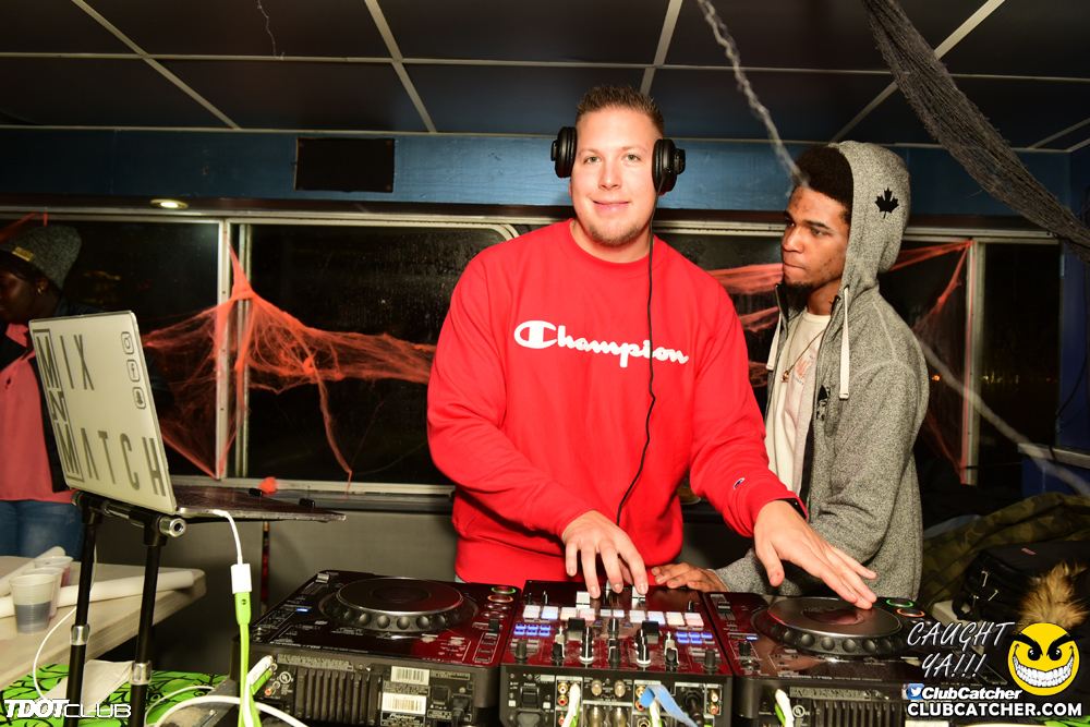 Empress Of Canada party venue photo 92 - November 3rd, 2018