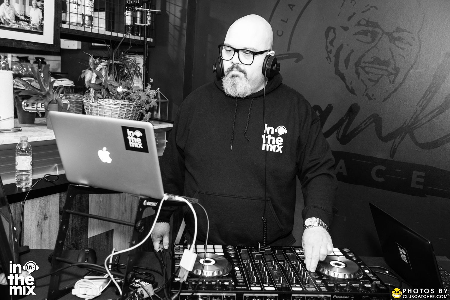 Franks Place lounge photo 118 - March 11th, 2022