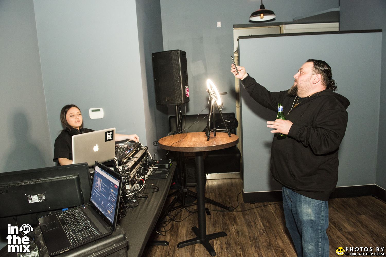 Via Mercanti lounge photo 167 - April 15th, 2022