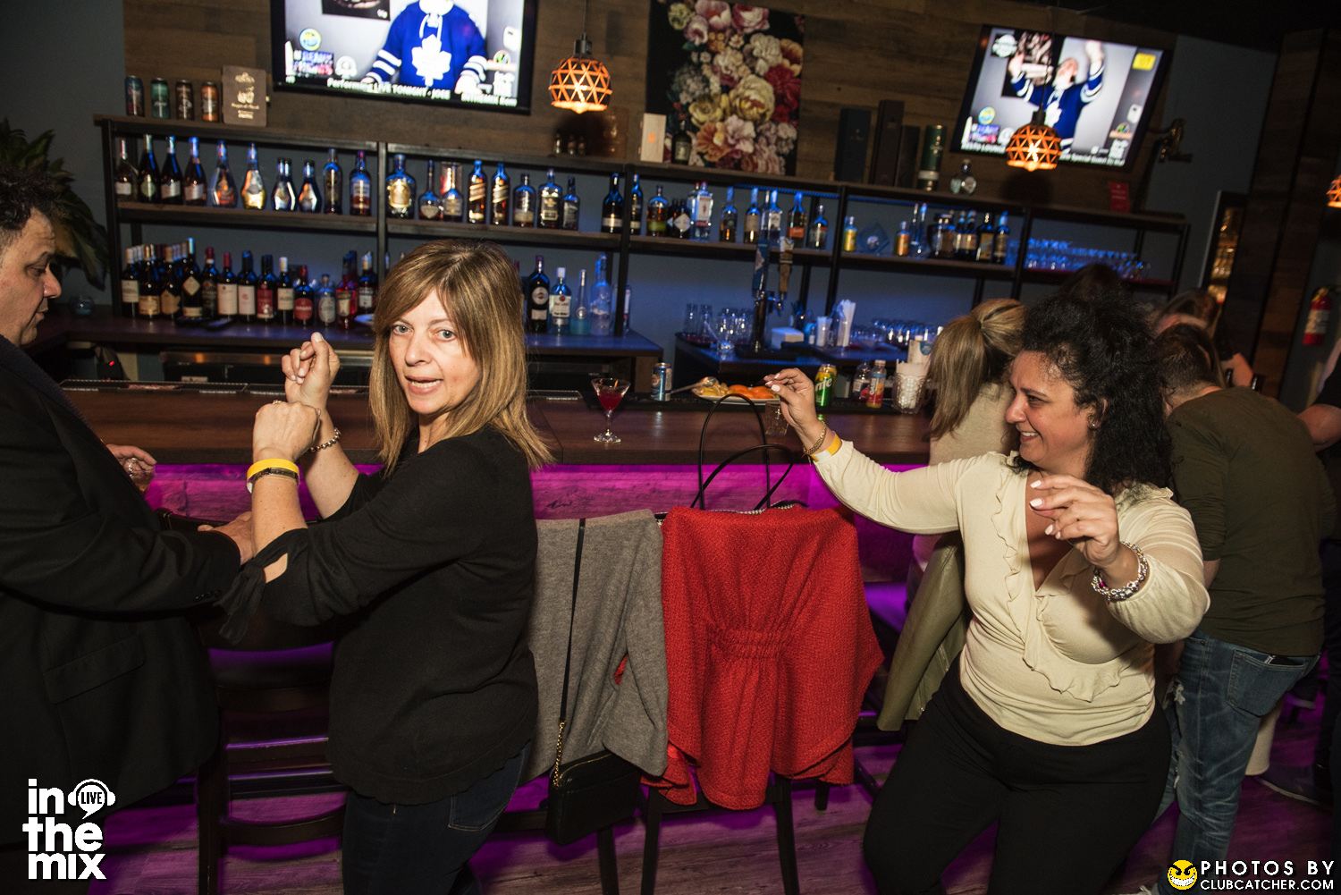 Via Mercanti lounge photo 168 - April 15th, 2022