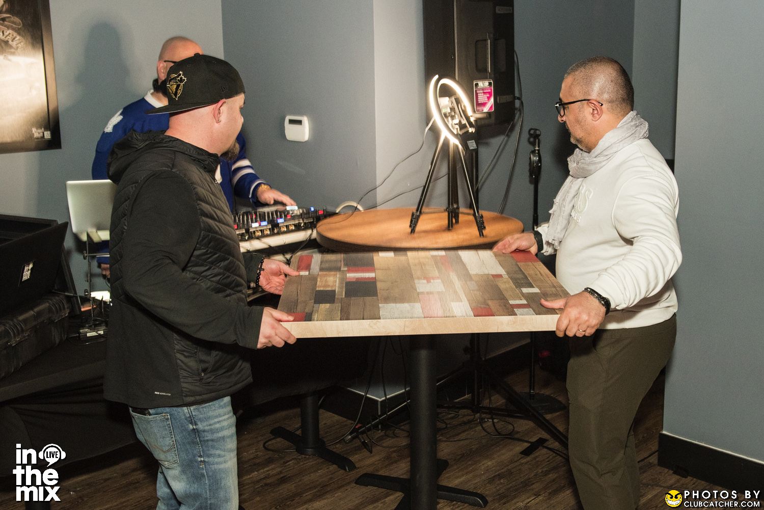 Via Mercanti lounge photo 170 - April 15th, 2022