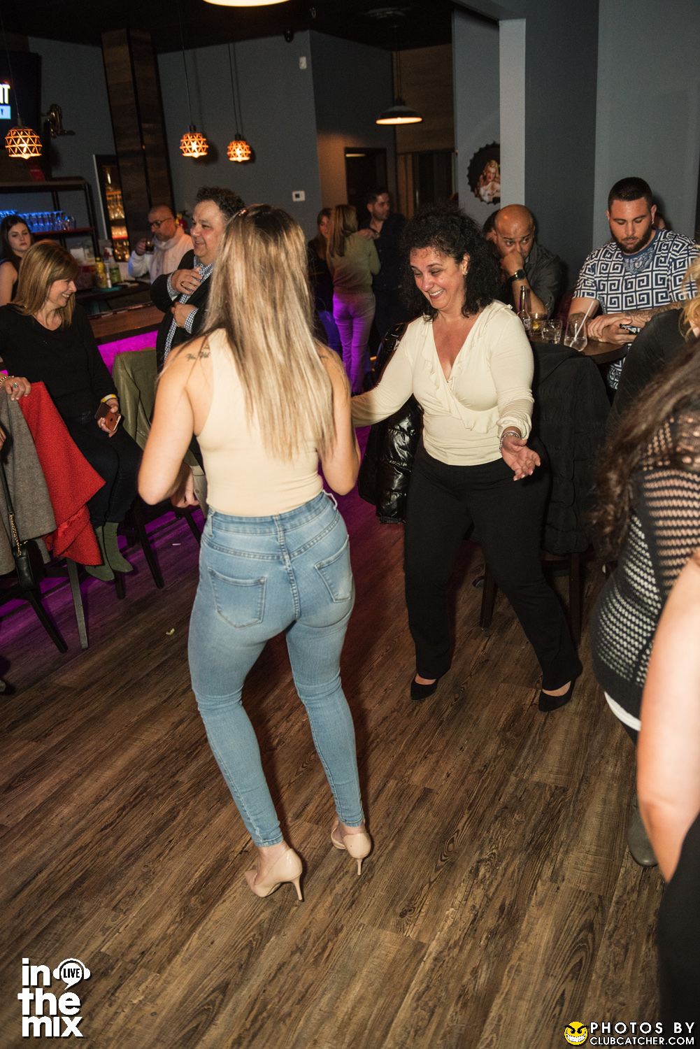 Via Mercanti lounge photo 217 - April 15th, 2022