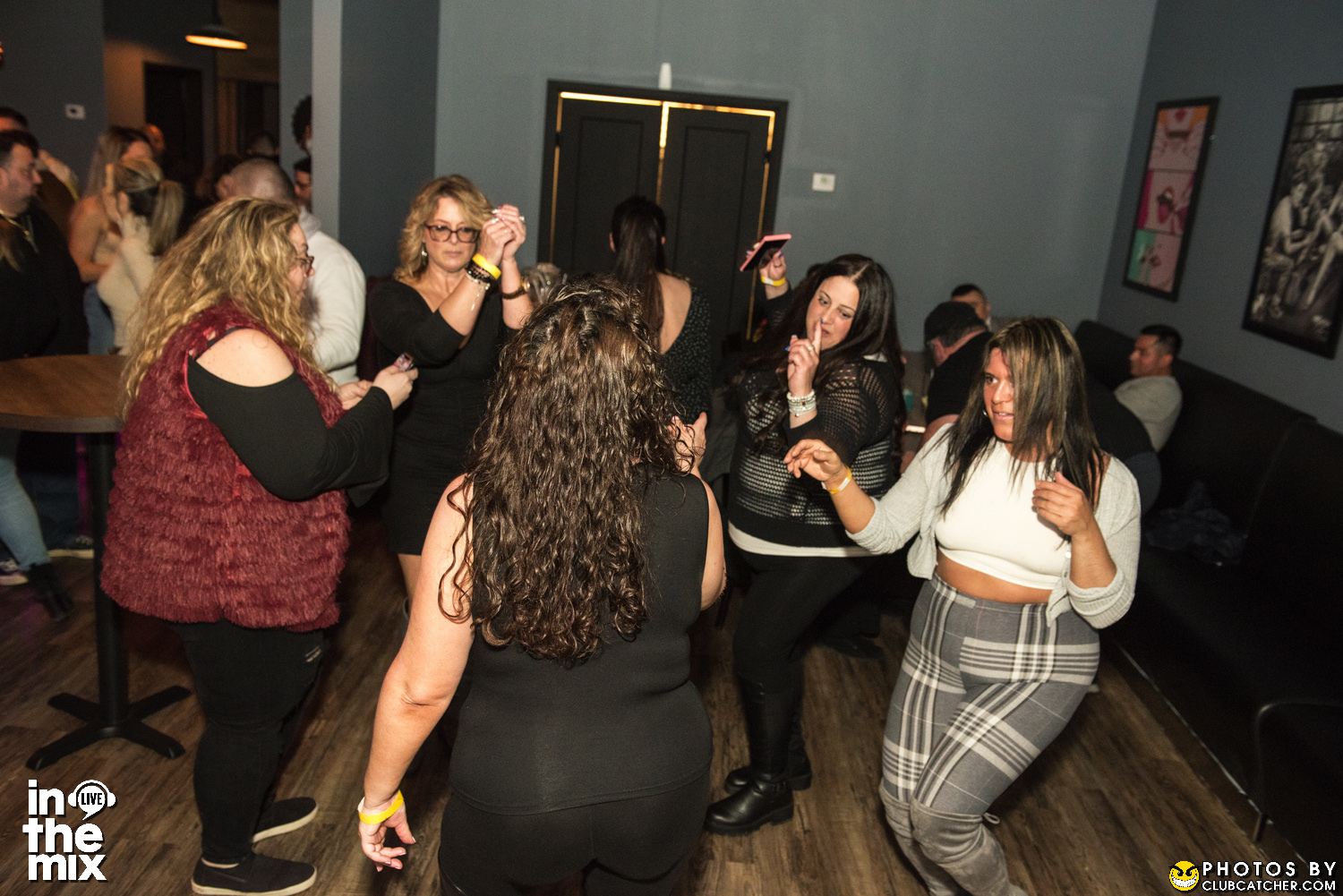 Via Mercanti lounge photo 229 - April 15th, 2022