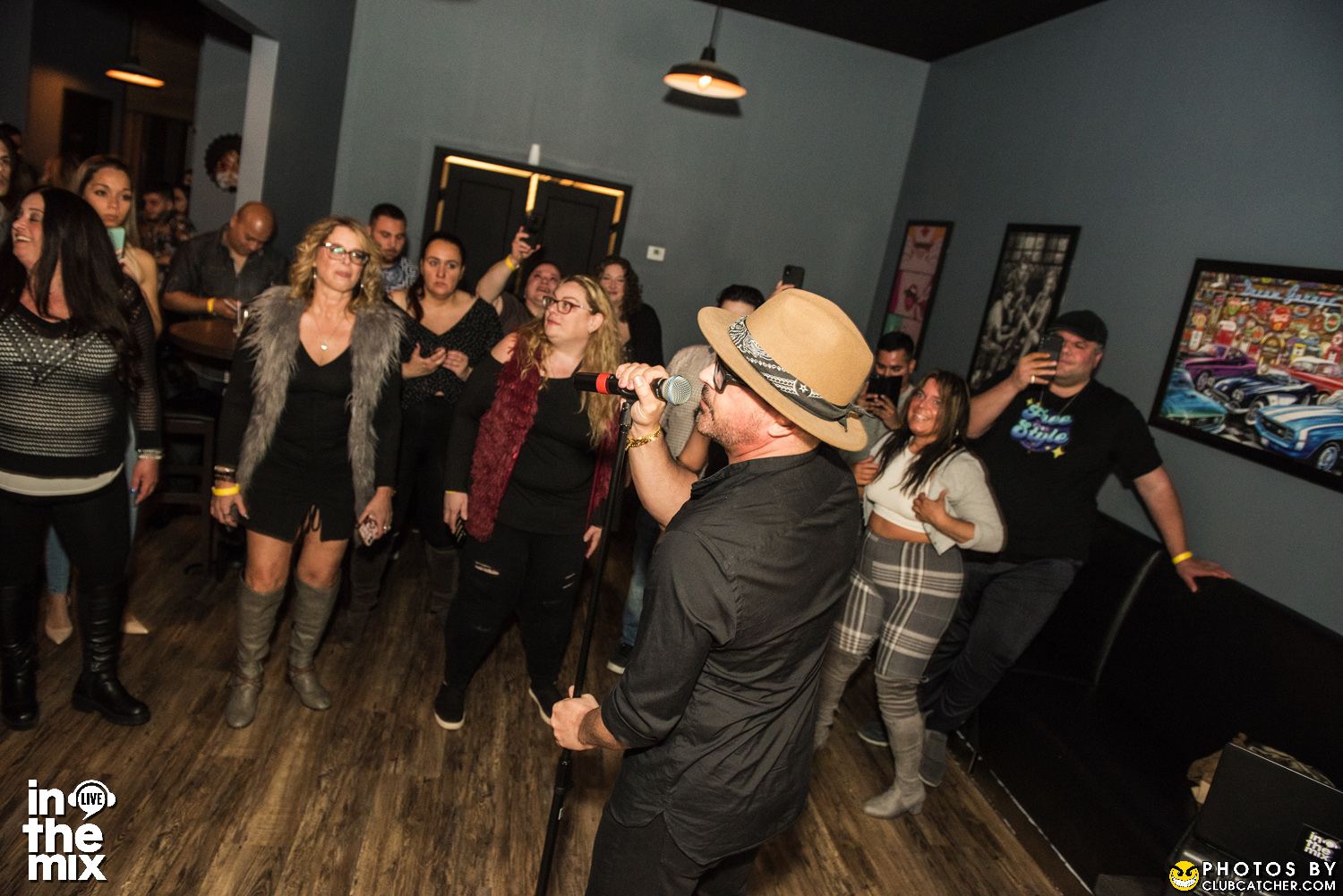 Via Mercanti lounge photo 235 - April 15th, 2022