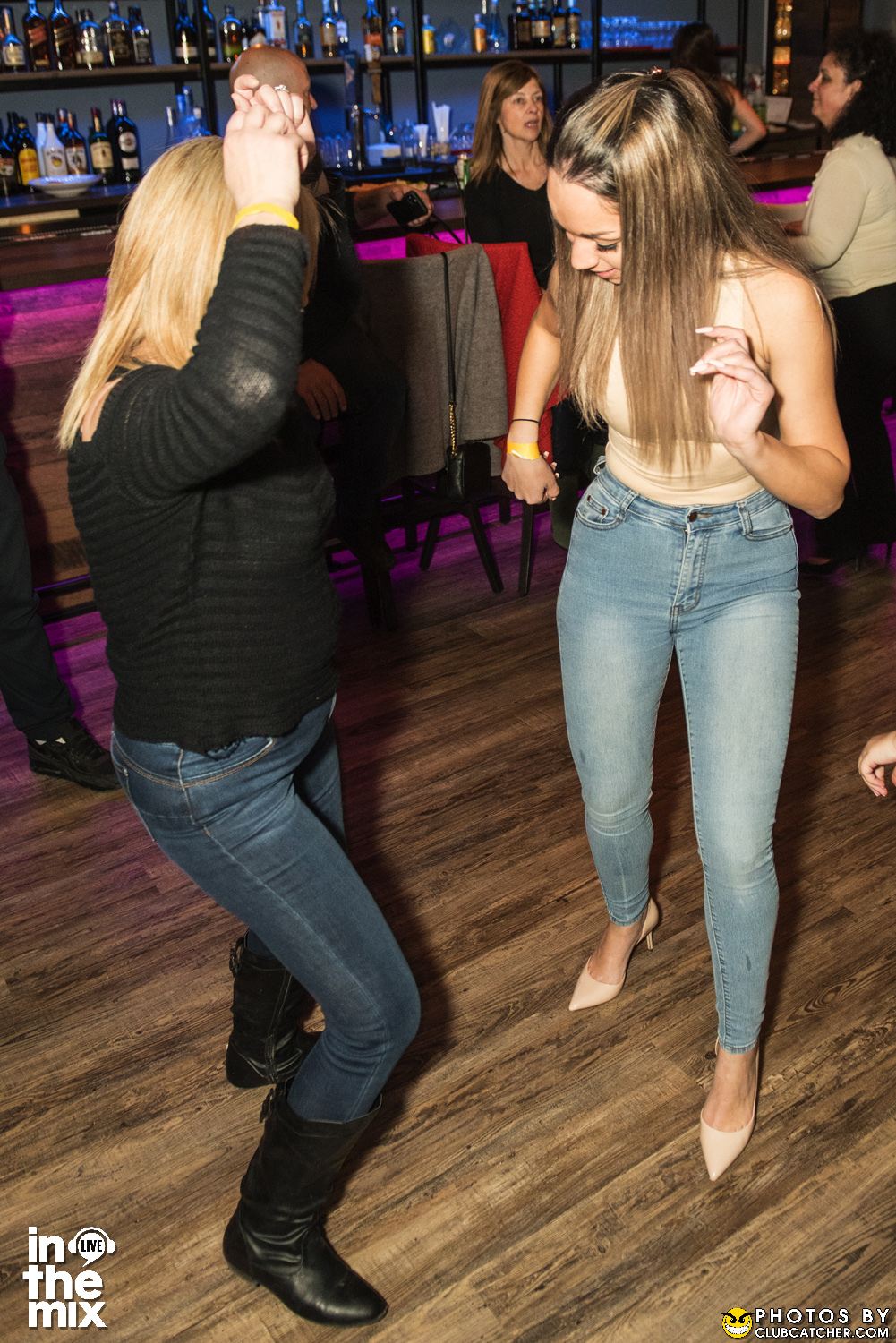 Via Mercanti lounge photo 248 - April 15th, 2022