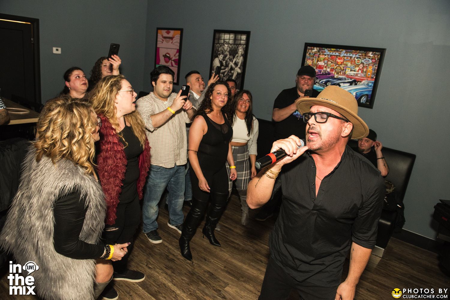 Via Mercanti lounge photo 249 - April 15th, 2022