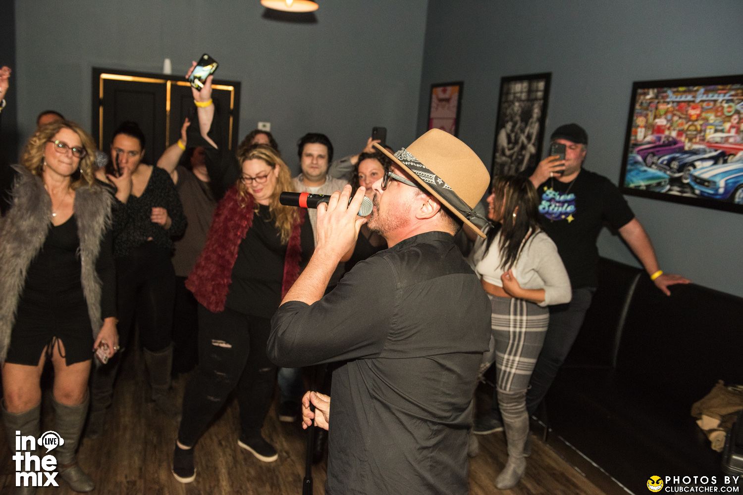 Via Mercanti lounge photo 256 - April 15th, 2022