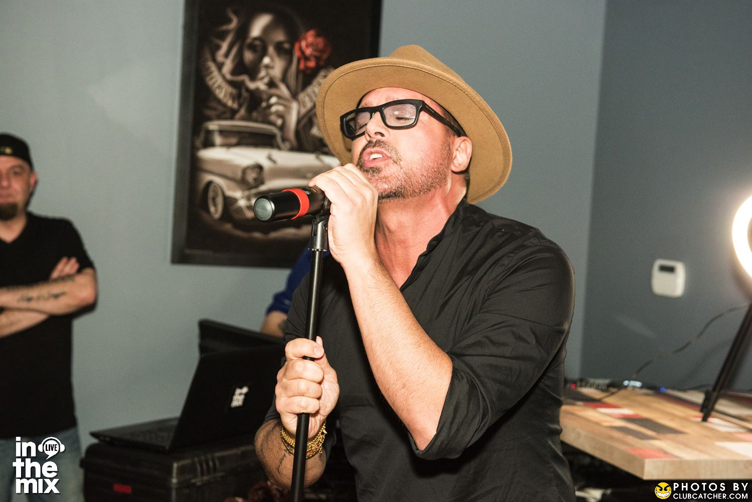 Via Mercanti lounge photo 267 - April 15th, 2022