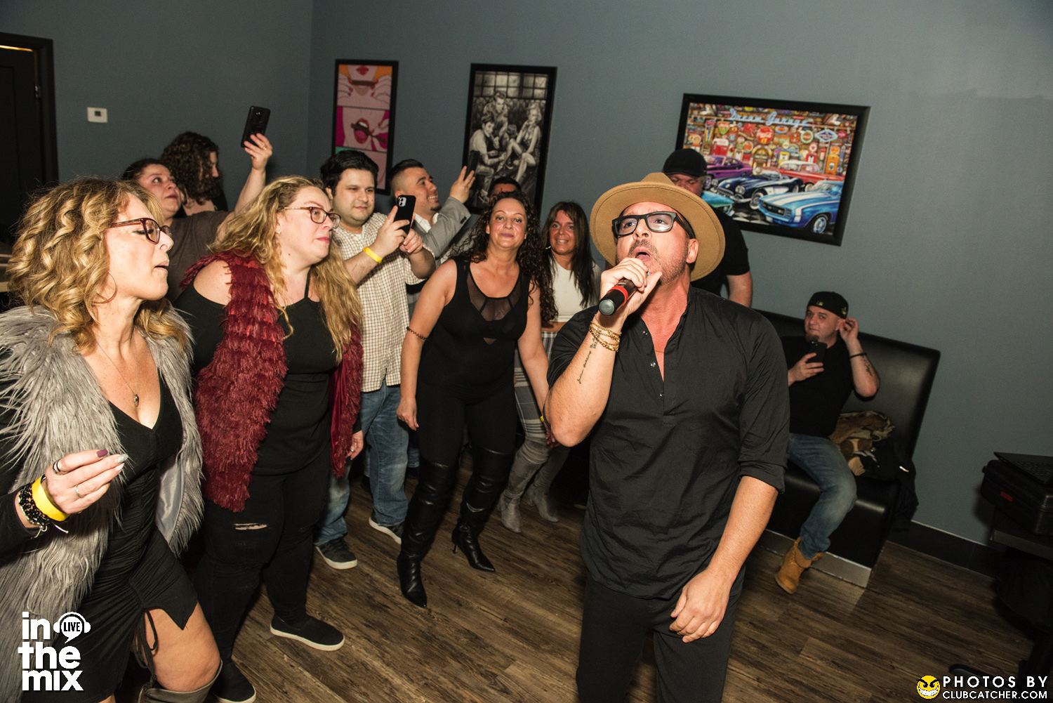 Via Mercanti lounge photo 273 - April 15th, 2022