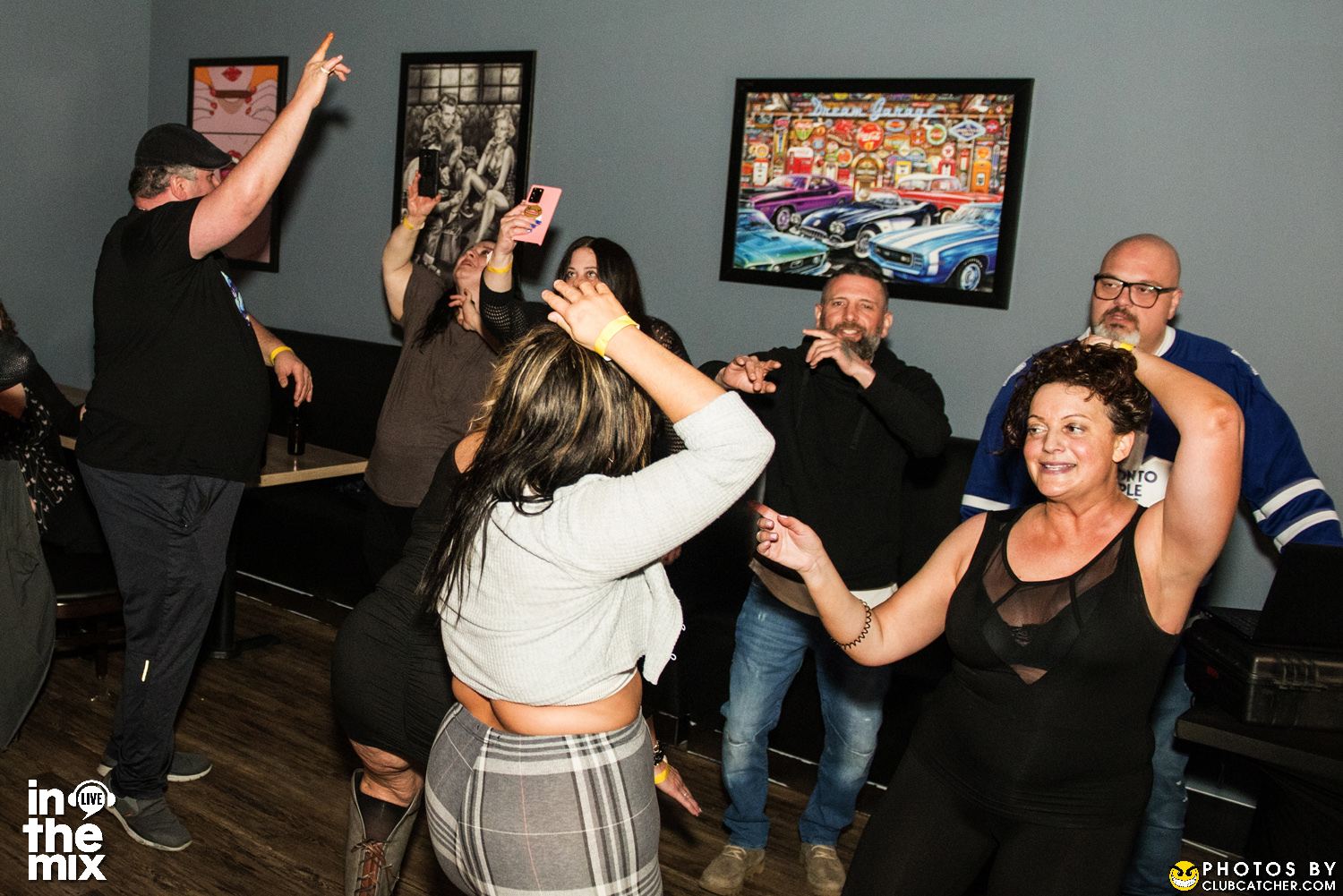 Via Mercanti lounge photo 275 - April 15th, 2022