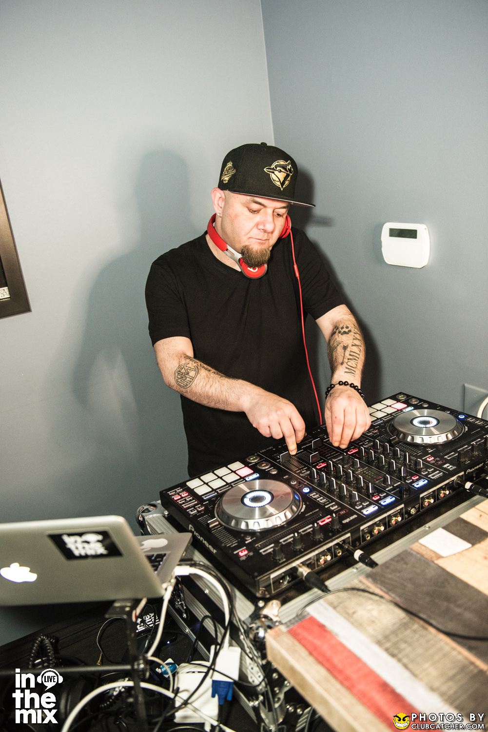 Via Mercanti lounge photo 292 - April 15th, 2022