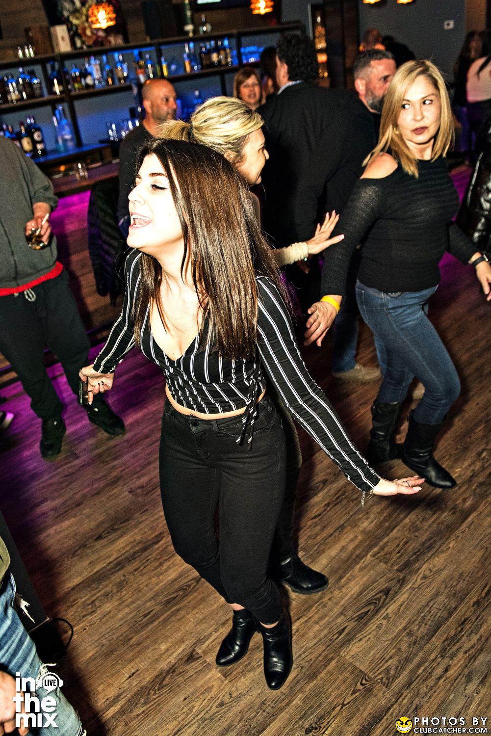 Via Mercanti lounge photo 301 - April 15th, 2022