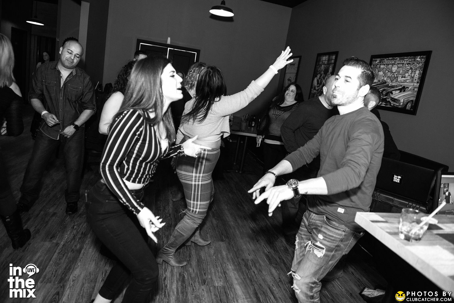 Via Mercanti lounge photo 303 - April 15th, 2022