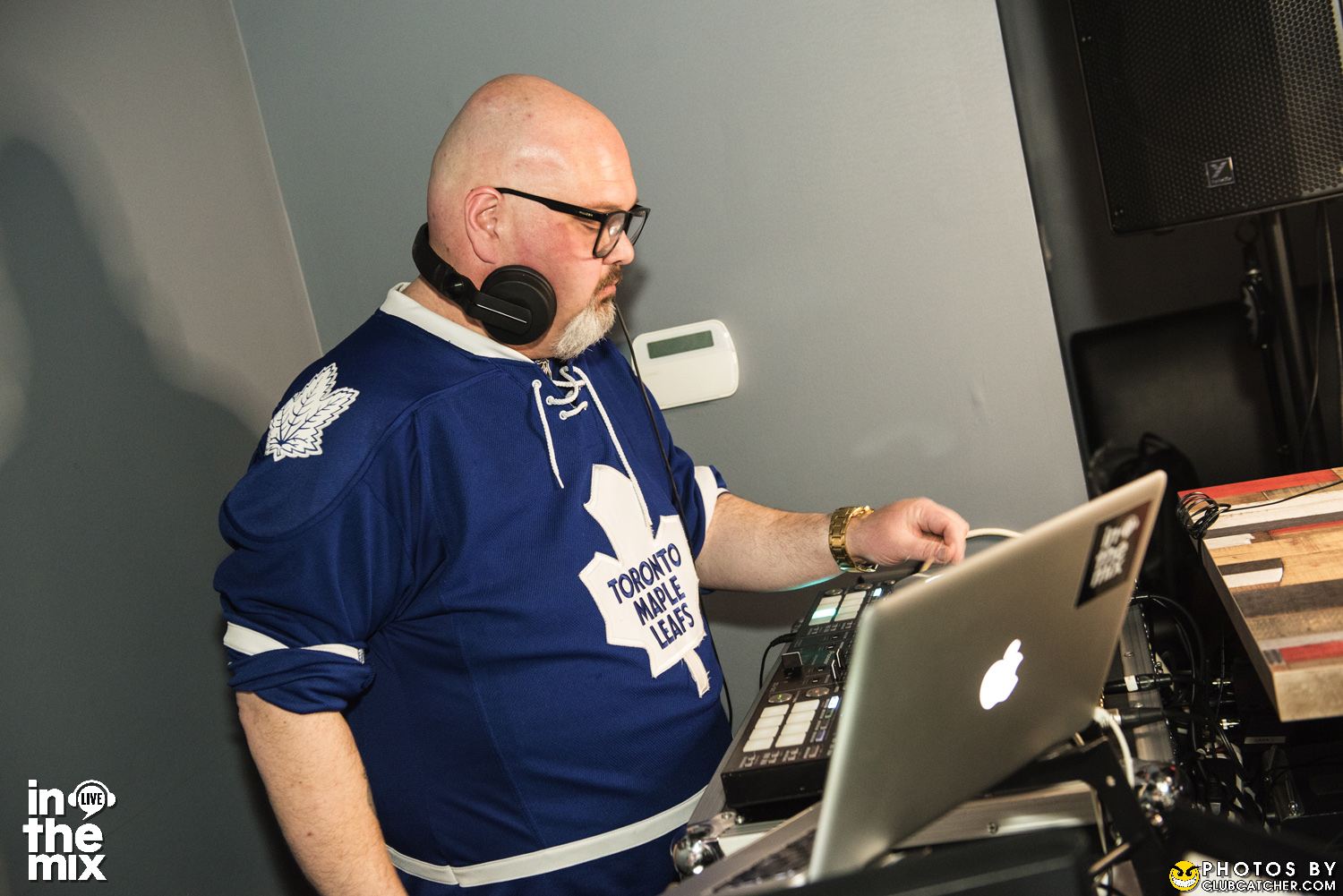 Via Mercanti lounge photo 304 - April 15th, 2022