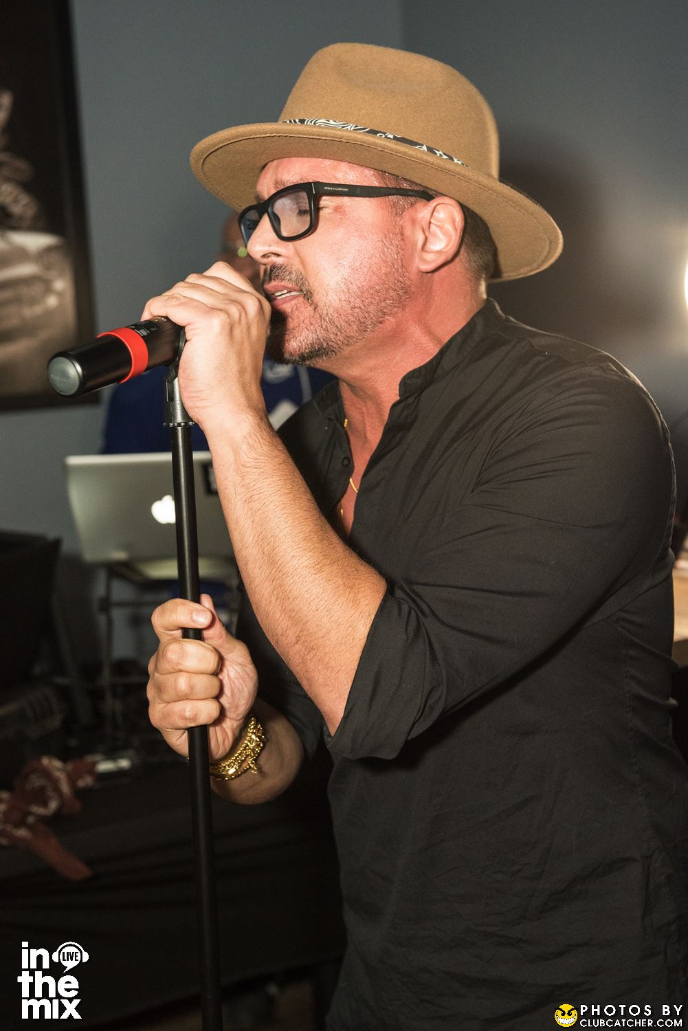 Via Mercanti lounge photo 307 - April 15th, 2022