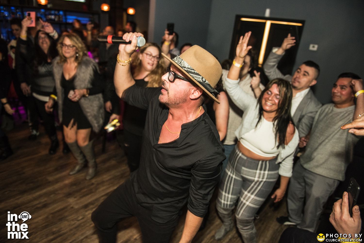 Via Mercanti lounge photo 32 - April 15th, 2022