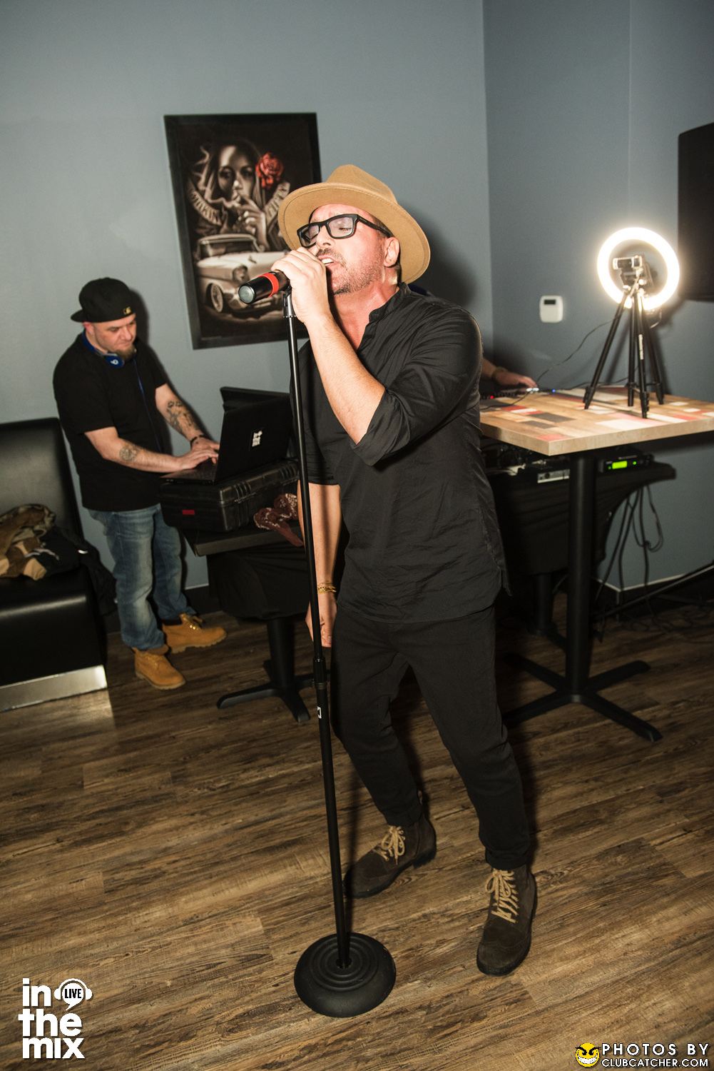 Via Mercanti lounge photo 313 - April 15th, 2022