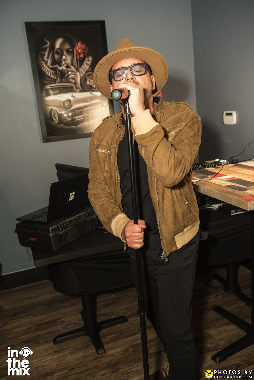 Via Mercanti lounge photo 326 - April 15th, 2022