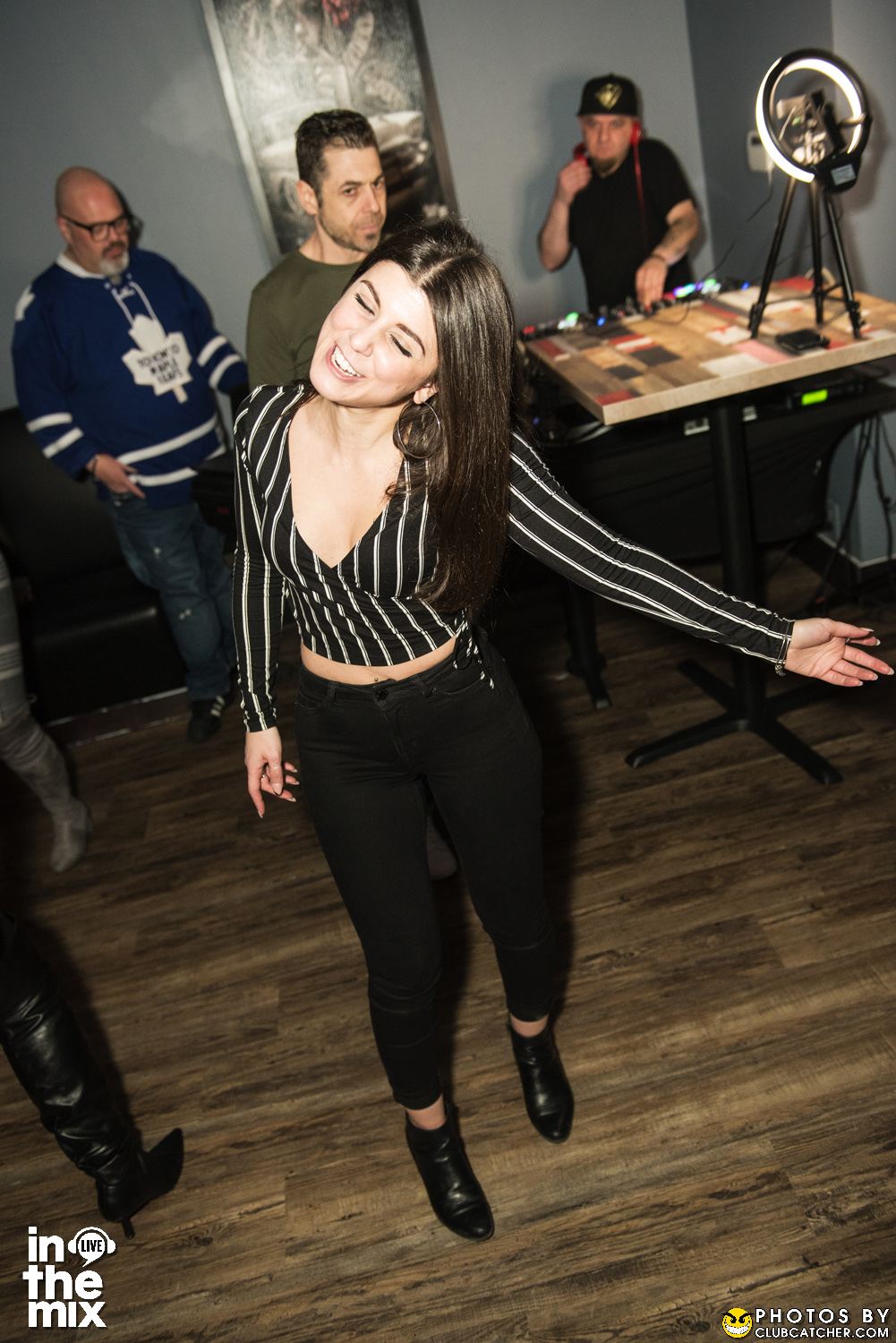 Via Mercanti lounge photo 329 - April 15th, 2022