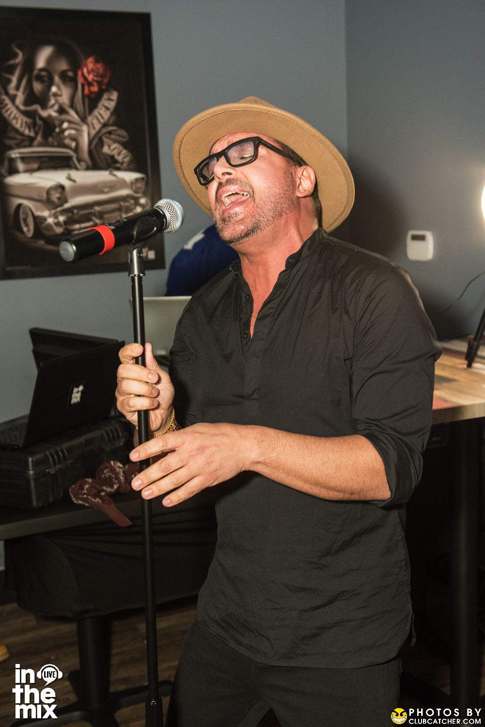 Via Mercanti lounge photo 330 - April 15th, 2022