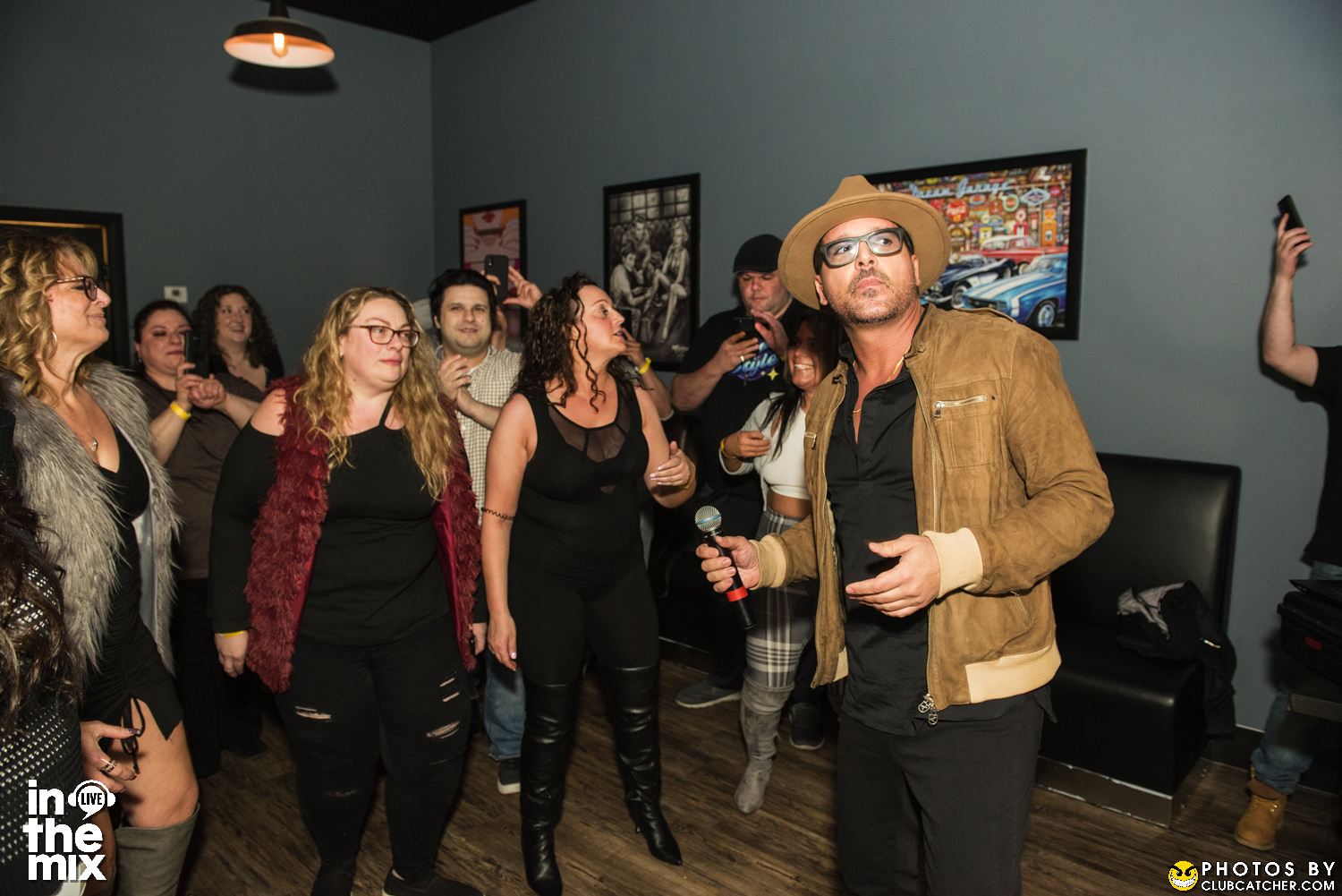 Via Mercanti lounge photo 332 - April 15th, 2022