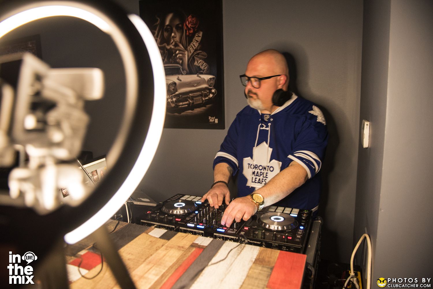 Via Mercanti lounge photo 337 - April 15th, 2022