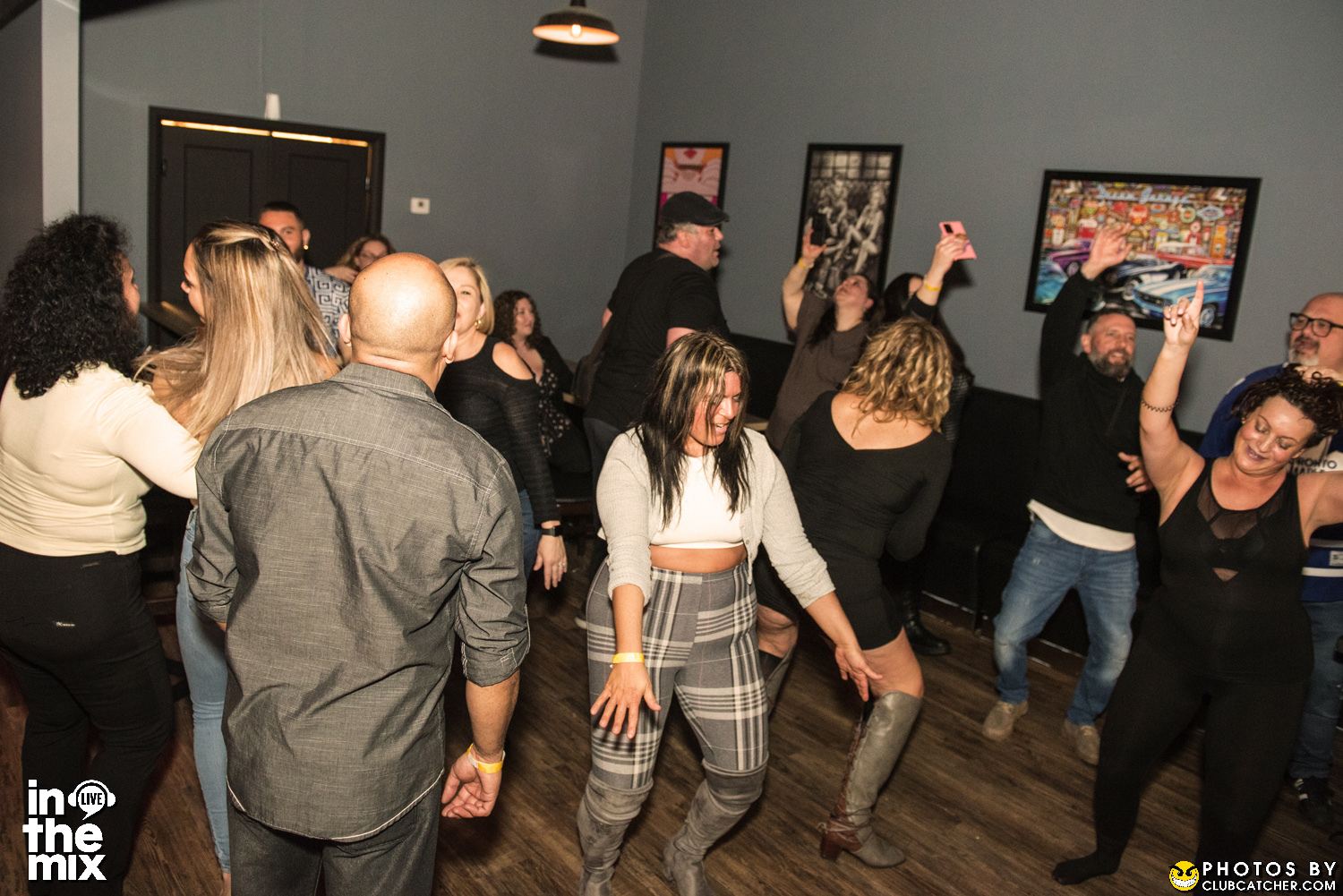 Via Mercanti lounge photo 39 - April 15th, 2022