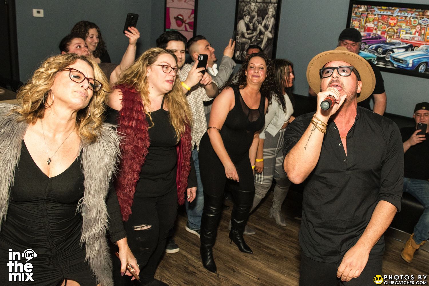 Via Mercanti lounge photo 42 - April 15th, 2022