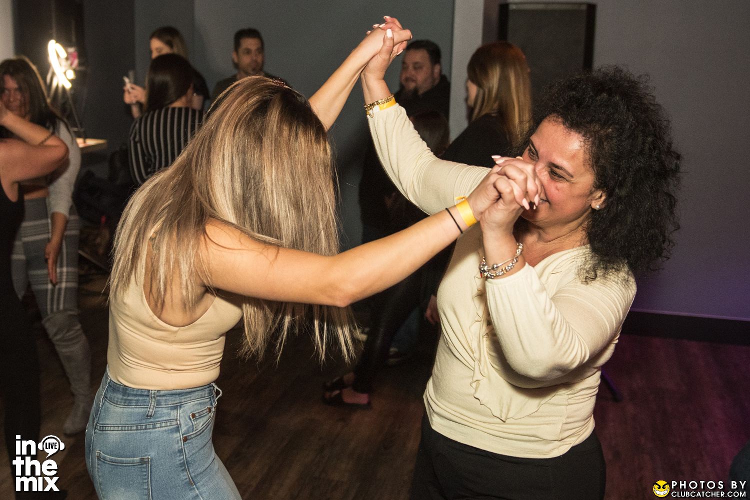 Via Mercanti lounge photo 45 - April 15th, 2022