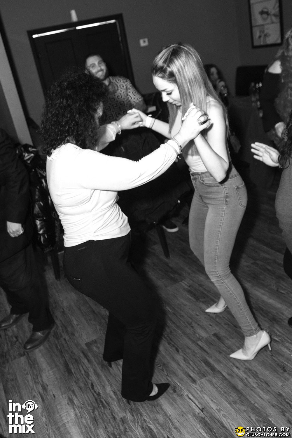 Via Mercanti lounge photo 69 - April 15th, 2022