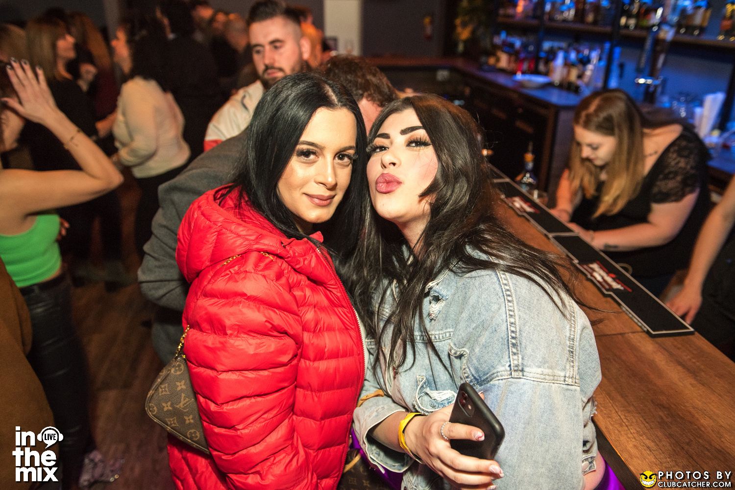 Via Mercanti lounge photo 74 - April 15th, 2022