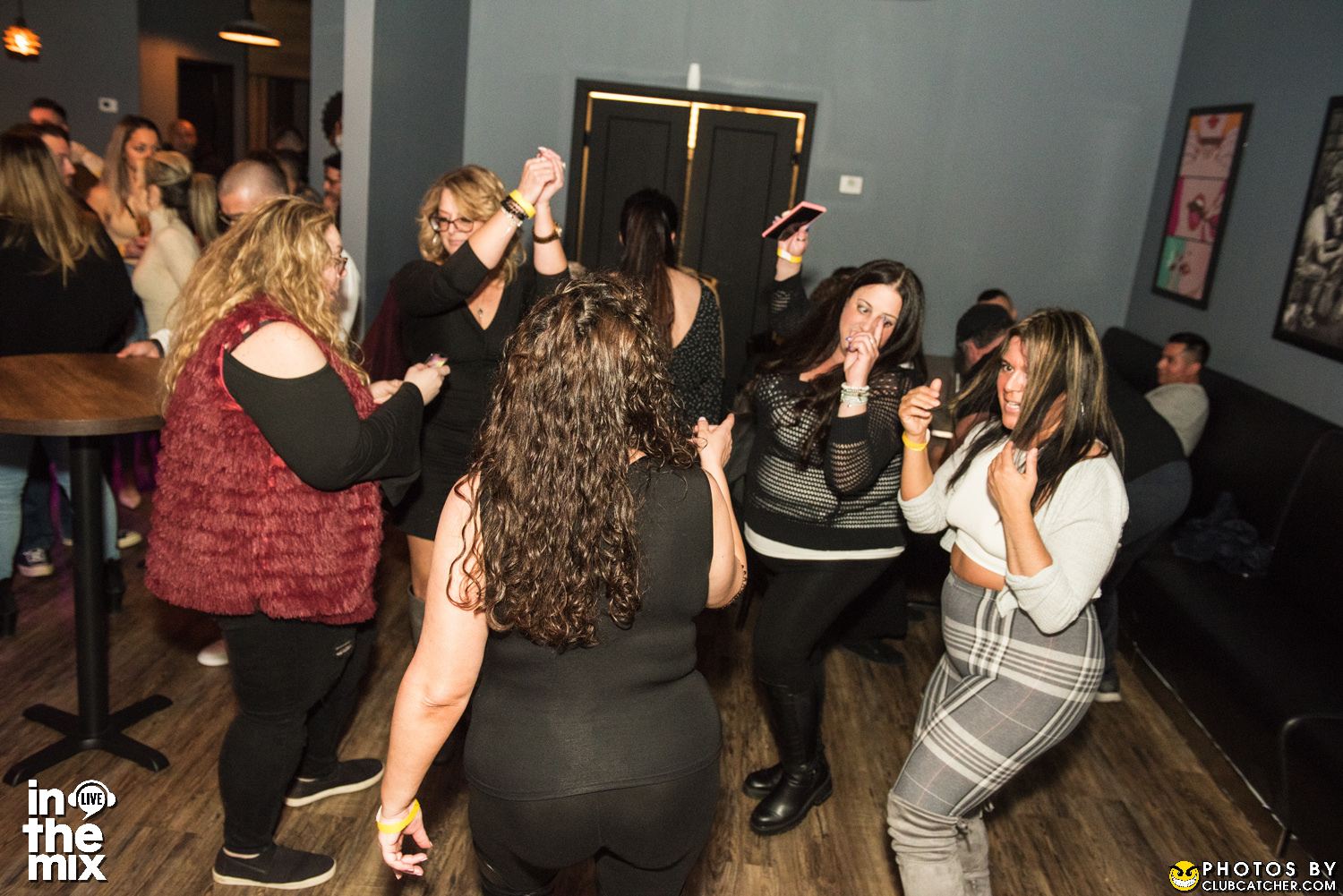 Via Mercanti lounge photo 77 - April 15th, 2022