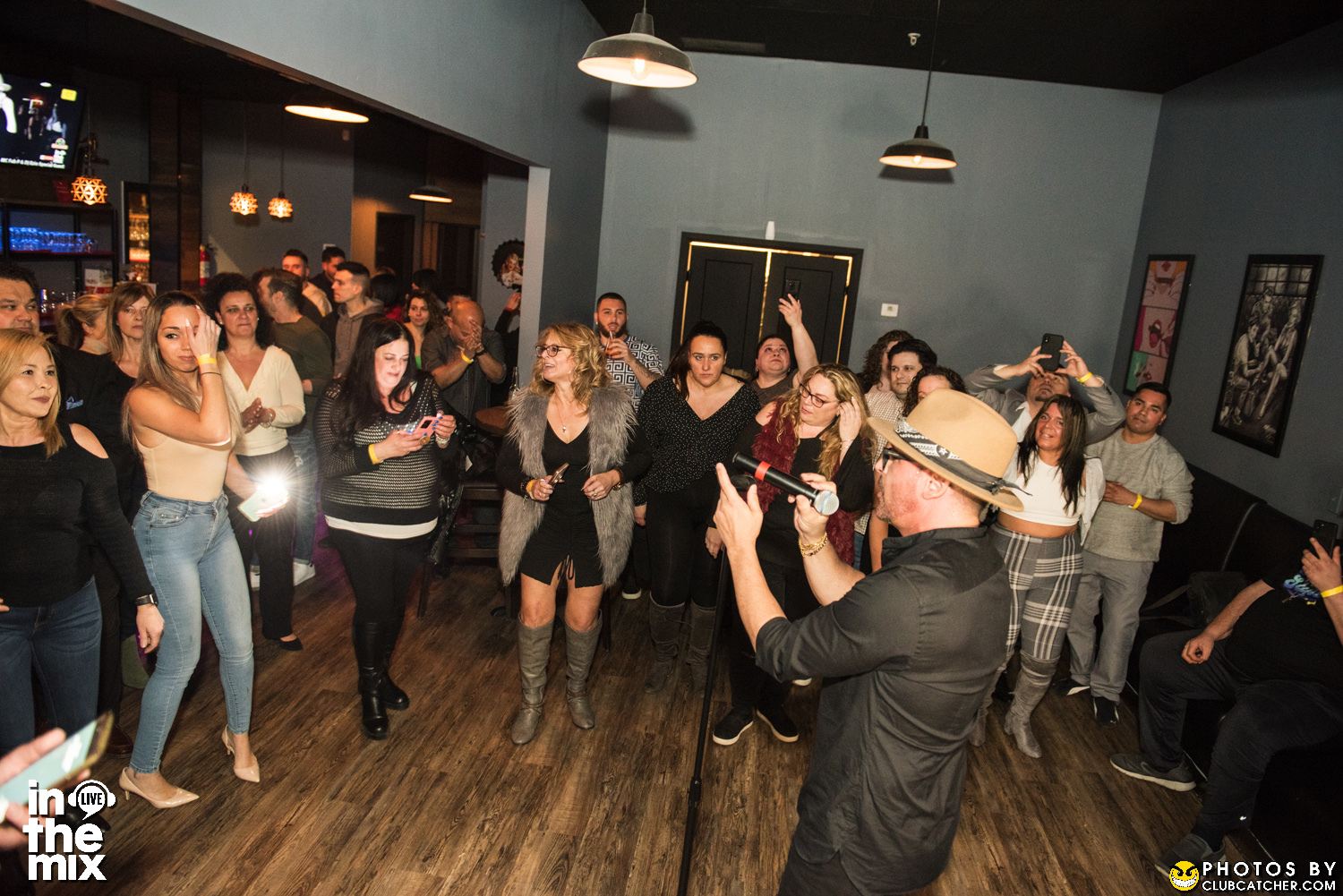 Via Mercanti lounge photo 87 - April 15th, 2022