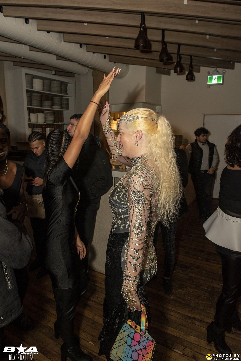 Myth lounge photo 123 - November 11th, 2022