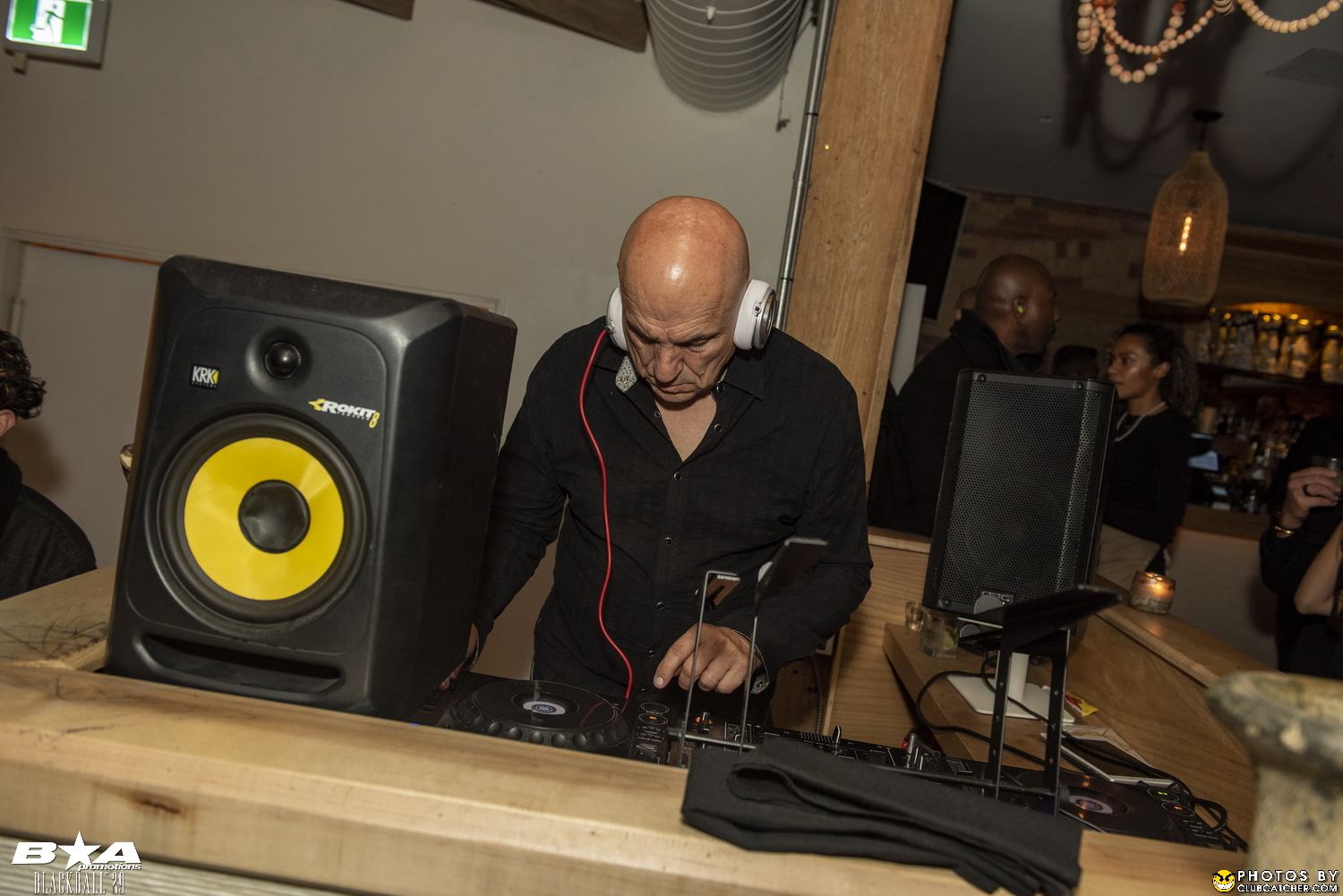 Myth lounge photo 223 - November 11th, 2022