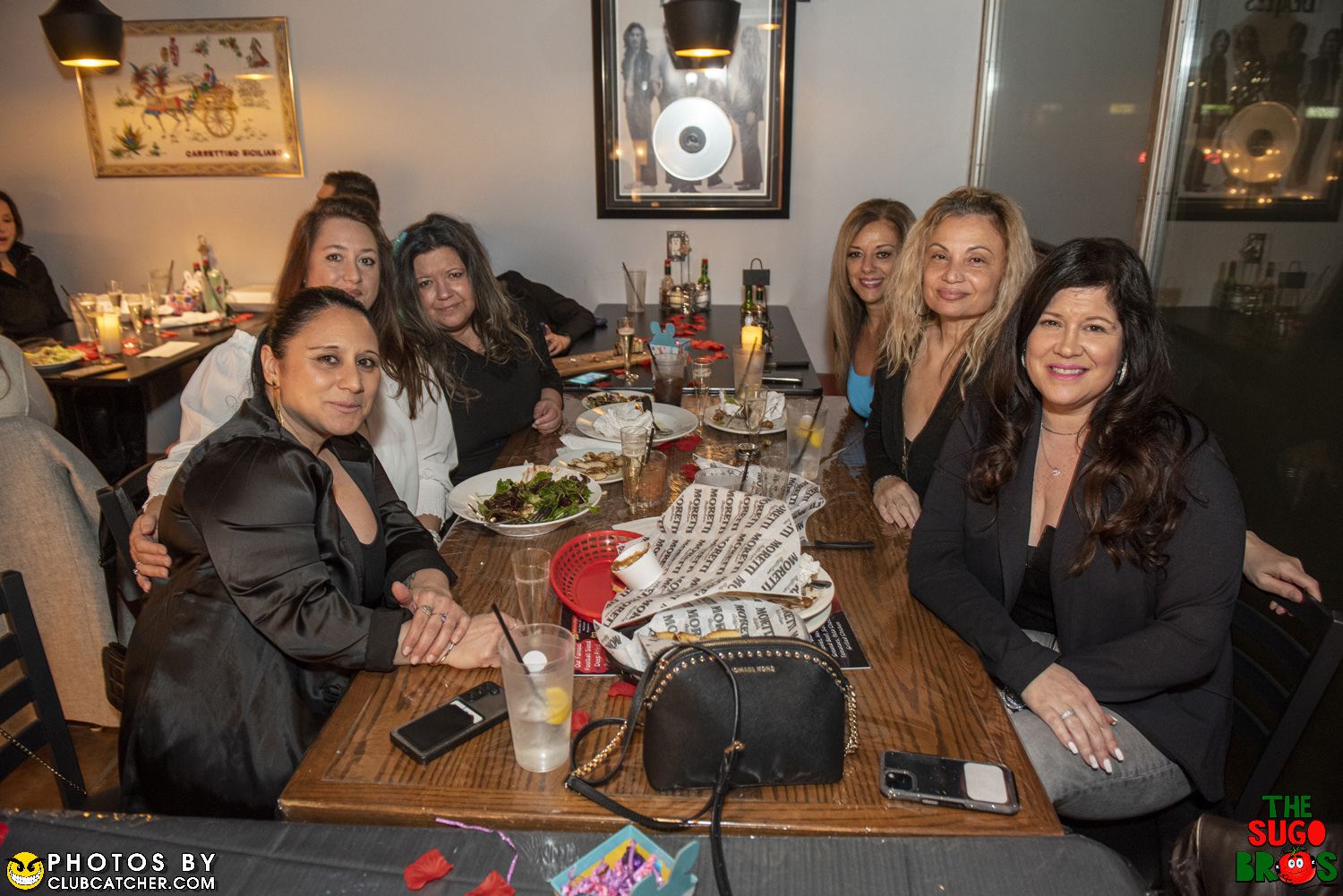 Zuccas Ristorante lounge photo 3 - April 8th, 2023