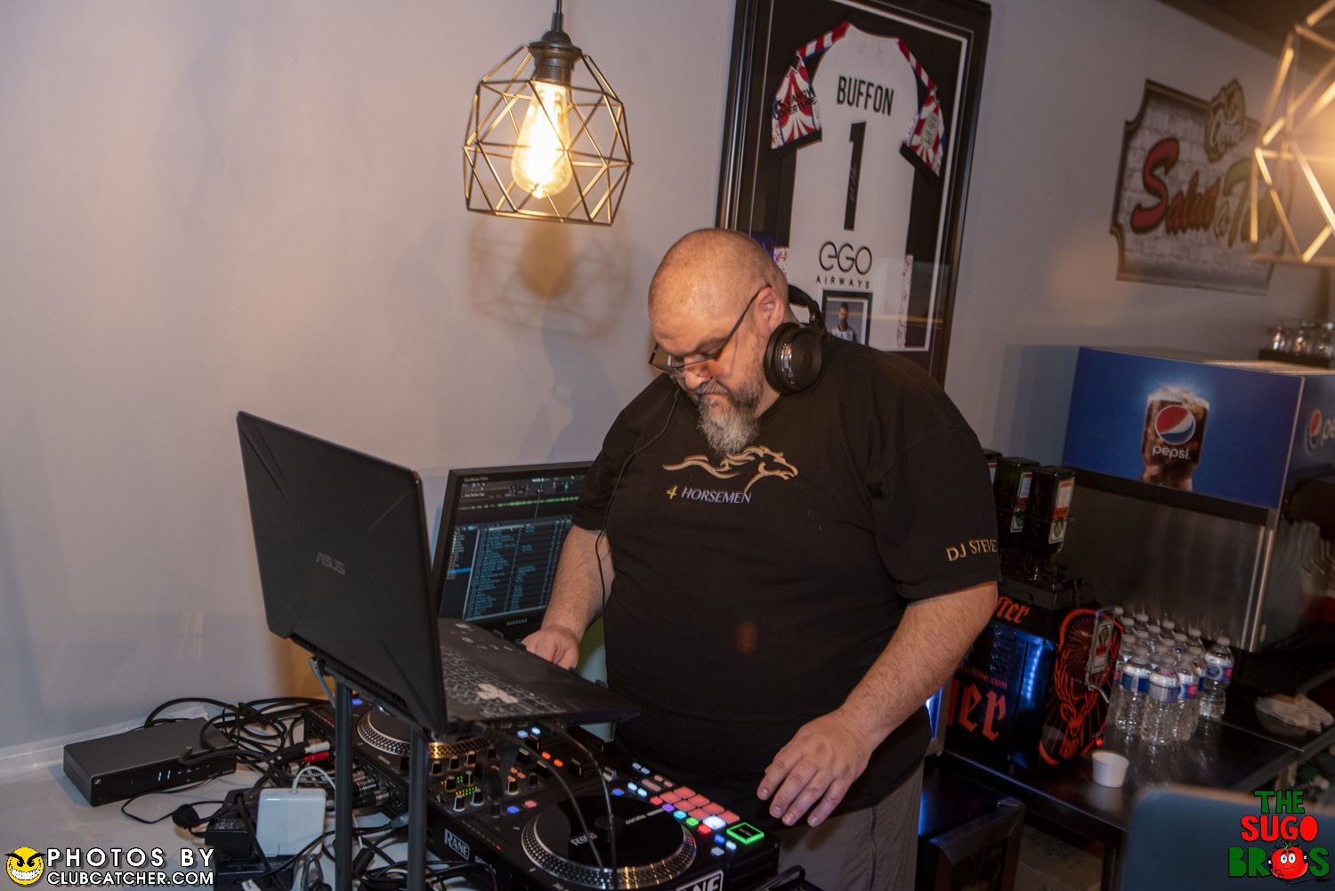 Zuccas Ristorante lounge photo 304 - April 8th, 2023