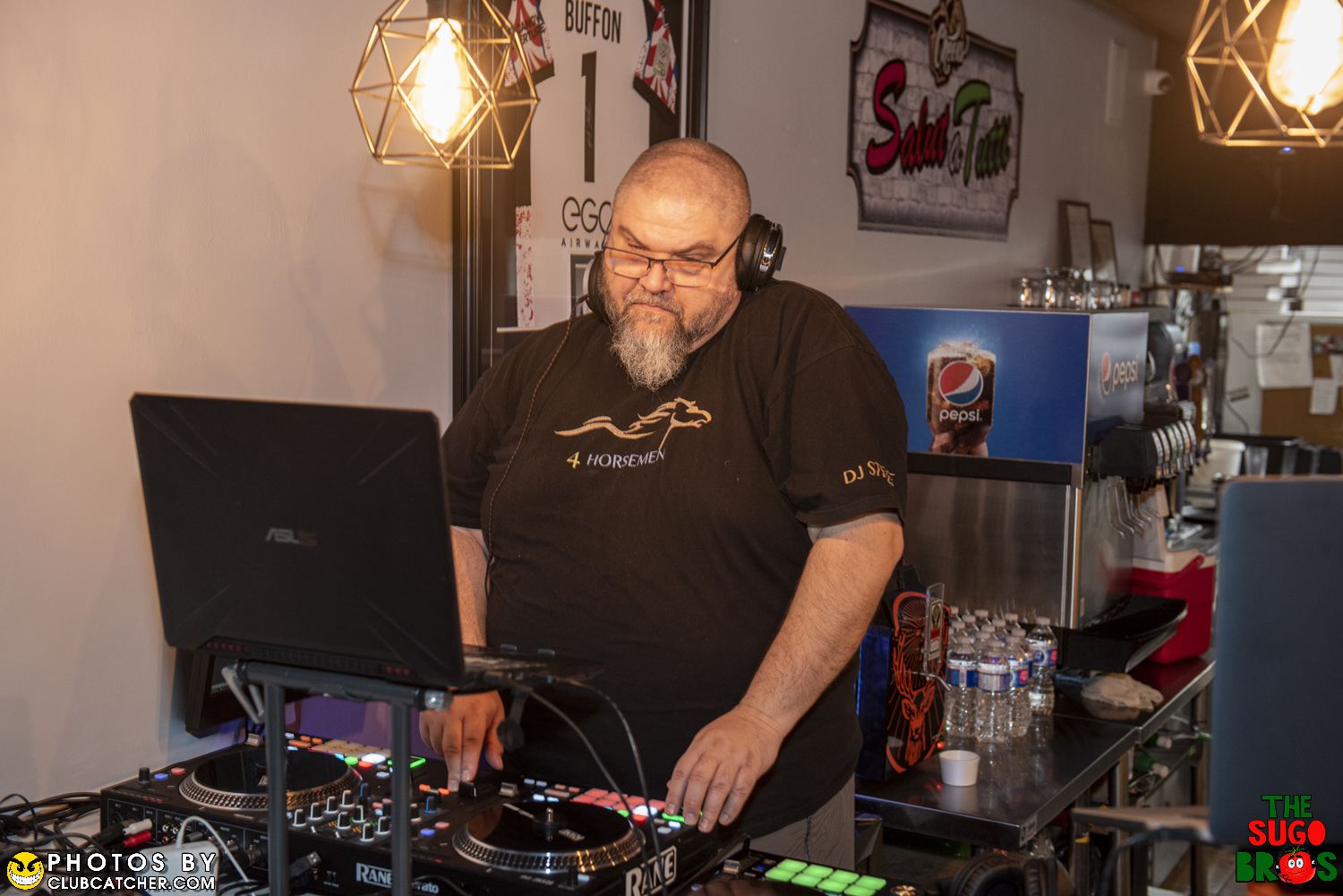 Zuccas Ristorante lounge photo 309 - April 8th, 2023