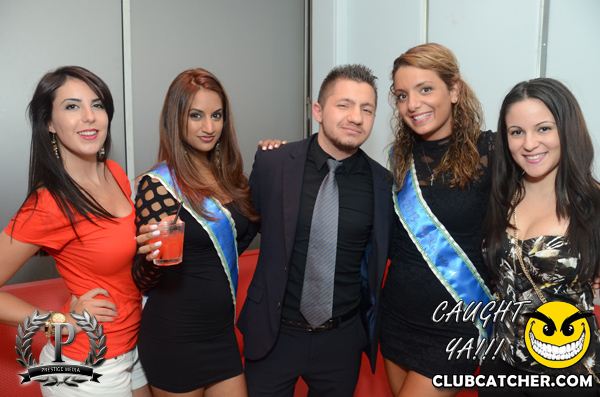 Gravity Soundbar nightclub photo 28 - August 9th, 2013