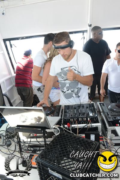 Boat Cruise party venue photo 393 - August 18th, 2013