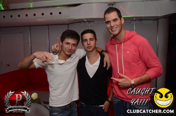 Gravity Soundbar nightclub photo 102 - August 30th, 2013