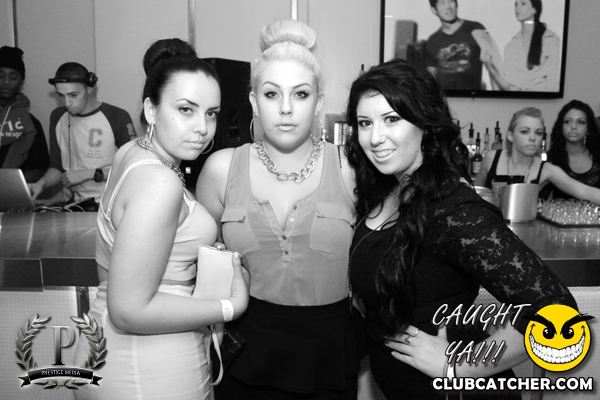 Gravity Soundbar nightclub photo 24 - September 6th, 2013