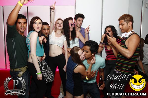 Gravity Soundbar nightclub photo 52 - September 6th, 2013