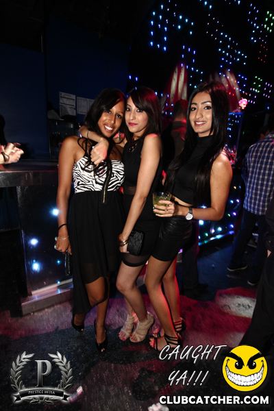 Gravity Soundbar nightclub photo 37 - October 11th, 2013