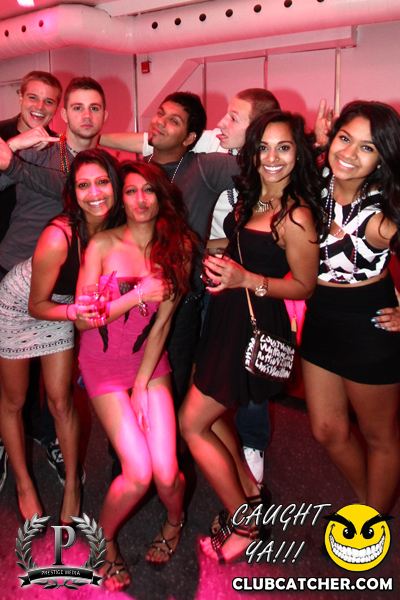 Gravity Soundbar nightclub photo 14 - October 18th, 2013