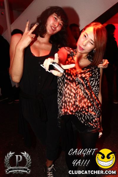 Gravity Soundbar nightclub photo 17 - November 1st, 2013