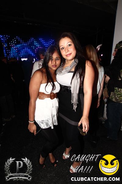 Gravity Soundbar nightclub photo 34 - November 1st, 2013