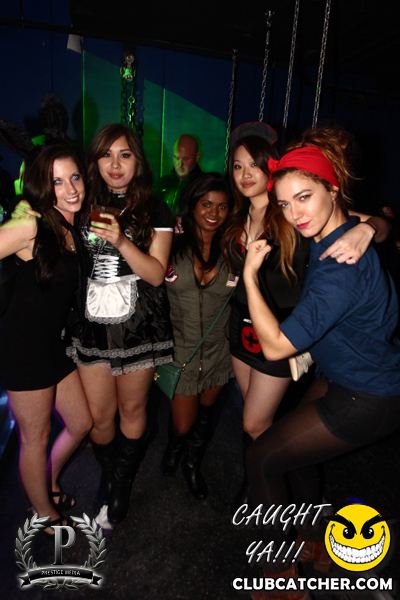 Gravity Soundbar nightclub photo 40 - November 1st, 2013