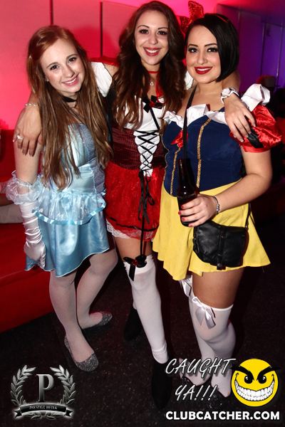 Gravity Soundbar nightclub photo 7 - November 1st, 2013