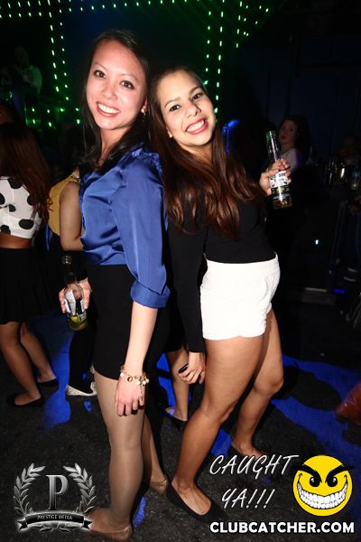 Gravity Soundbar nightclub photo 29 - November 8th, 2013